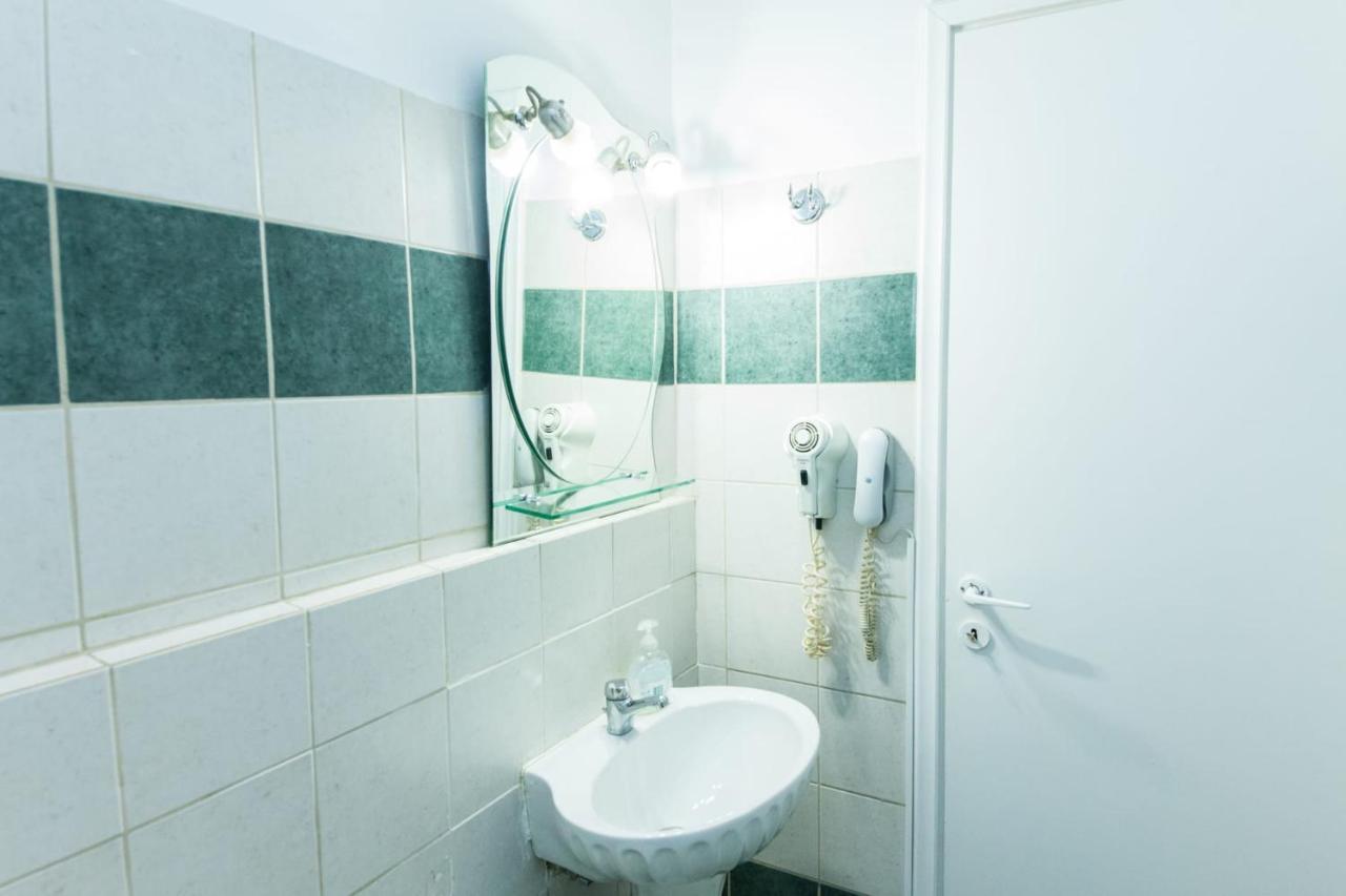 Silver Athens Double Room Atenas Exterior foto